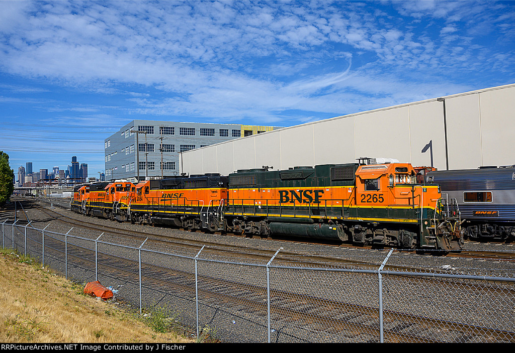 BNSF 2265